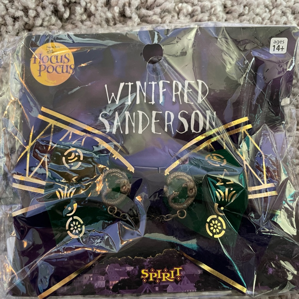 ✨Disney Hocus Pocus Winifred Sanderson Bow✨